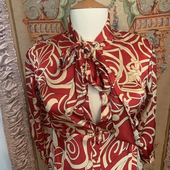 Motherhood. Size Small. Maternity Top with Tie Back and Bow Neck. B50 - Picture 2 of 7